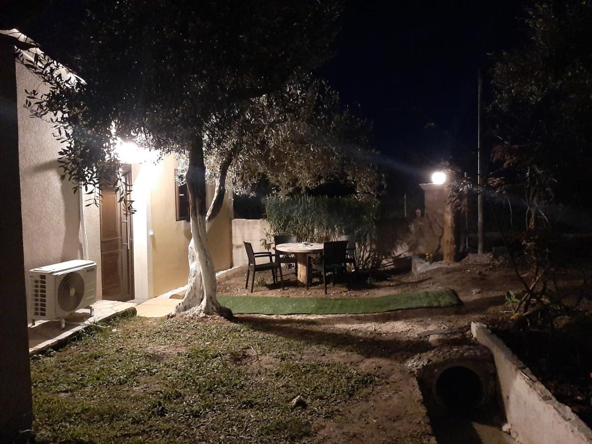 Villa Terezina Wood House Kanakádes Esterno foto