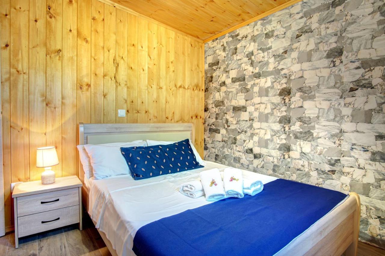 Villa Terezina Wood House Kanakádes Esterno foto
