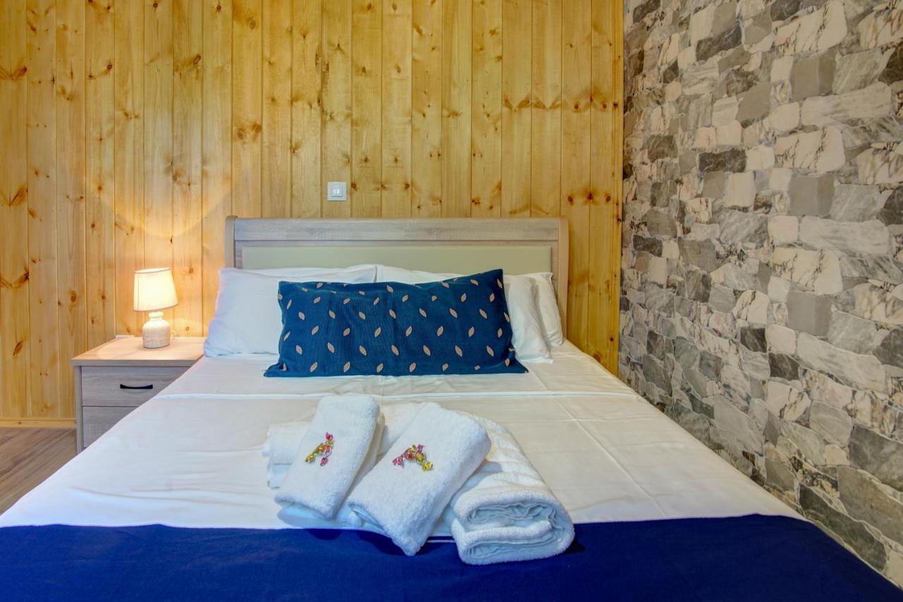 Villa Terezina Wood House Kanakádes Esterno foto